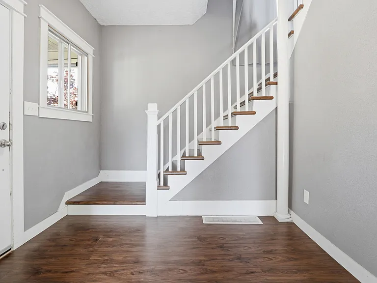 215 E Sherman St #1 — Photo 6