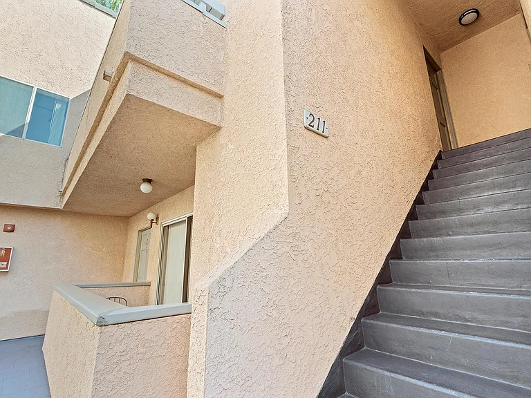 4725 Orion Ave #211 — Photo 11