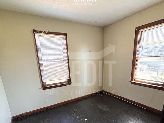 5th image of 2616 E Logan St