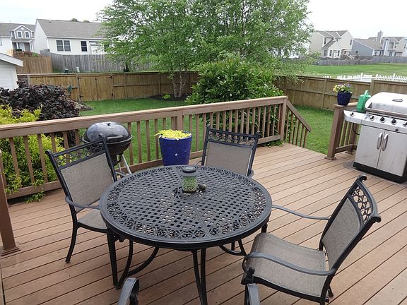 COMPOSITE DECK & RAILING
