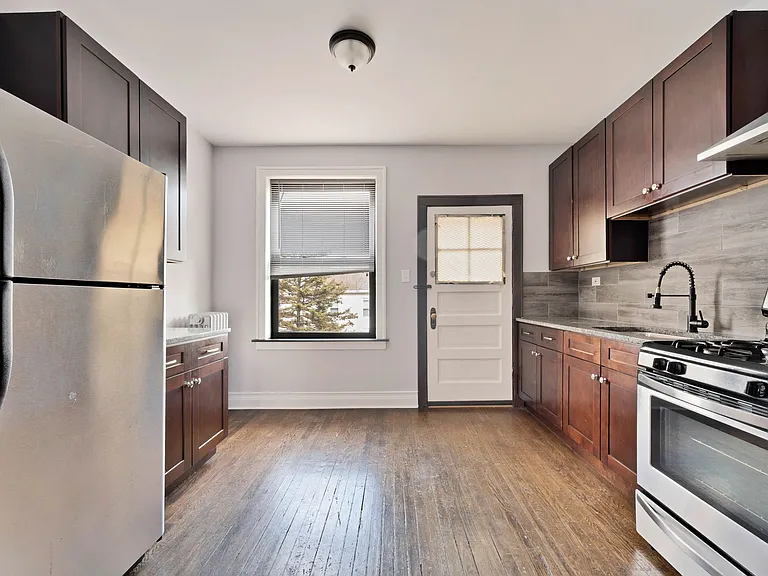 7828 S. Drexel Ave — Photo 16
