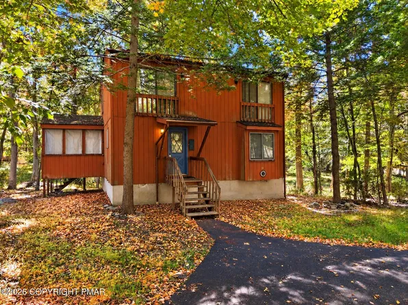 145 Canterbury Rd, Bushkill, PA 18324