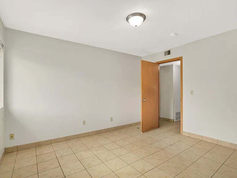 1313 Como Ave SE #201 — Photo 16