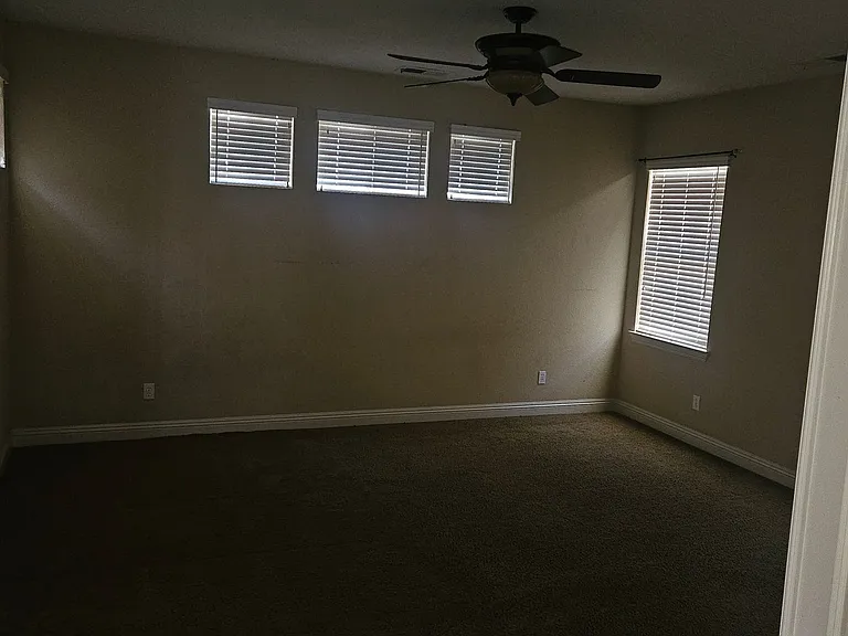 3009 Worchester Way — Photo 13