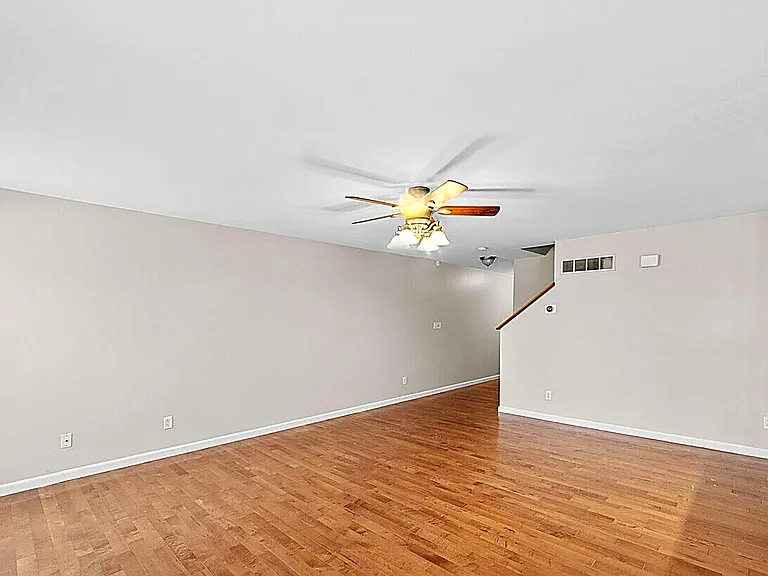 301 Northshore Ct — Photo 18