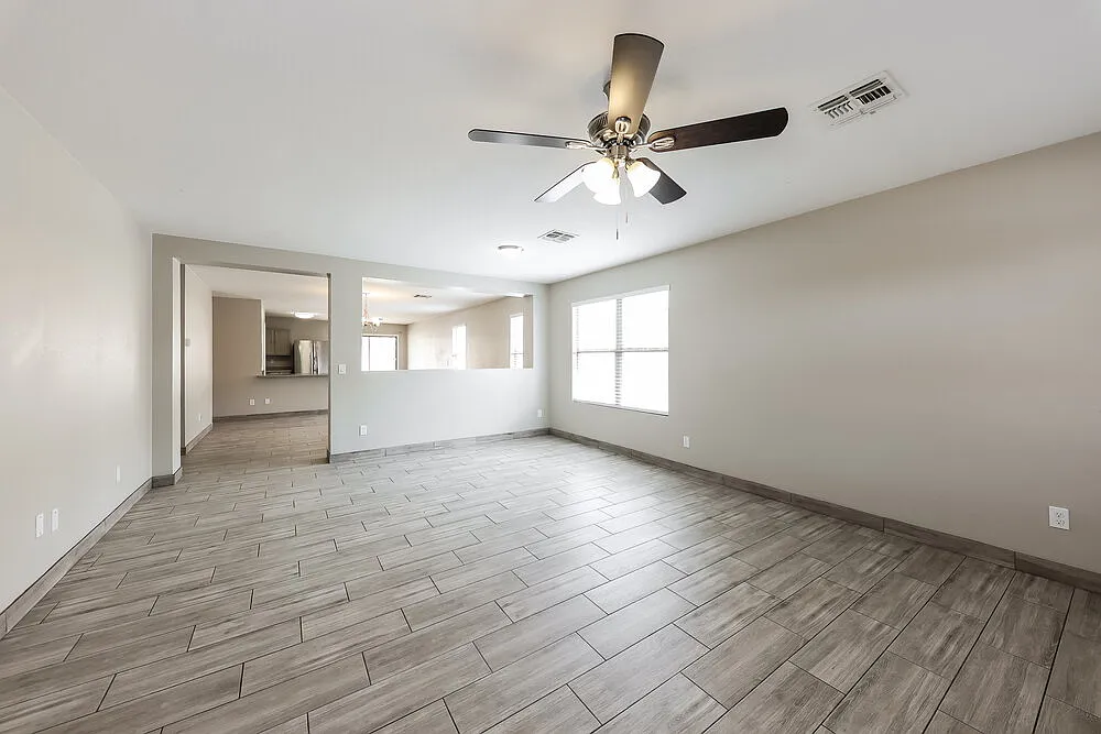 3 bed, 2.0 bath, 1756 sqft, $1,910 — Photo 3