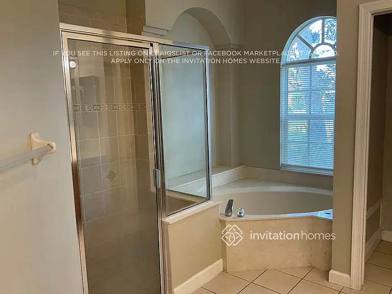6469 Bay Island Ct — Photo 15