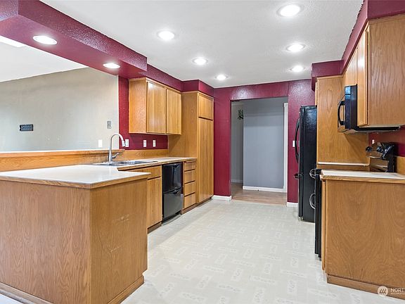 5th image of 1213 9th Avenue NW