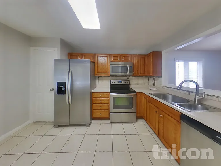 19564 Jena Dr — Photo 4