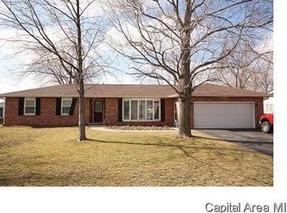313 13th St, Pawnee, IL 62558