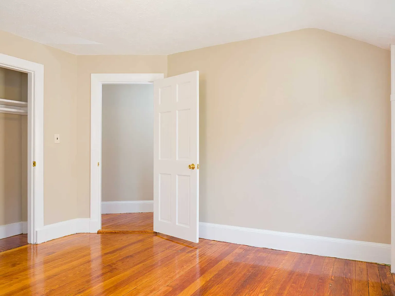 6 bed, $5,995 — Photo 3