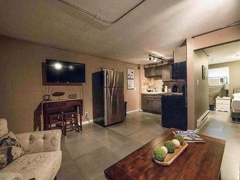 517 Patterson St #8 — Photo 9
