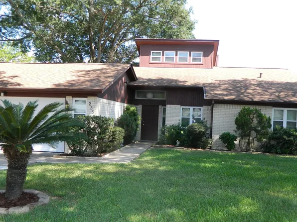238 Bluff Dr, Livingston, TX 77351