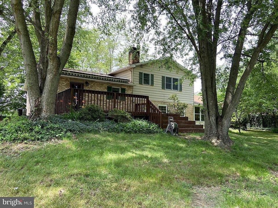 2nd image of 331 Wolfs Bridge Rd