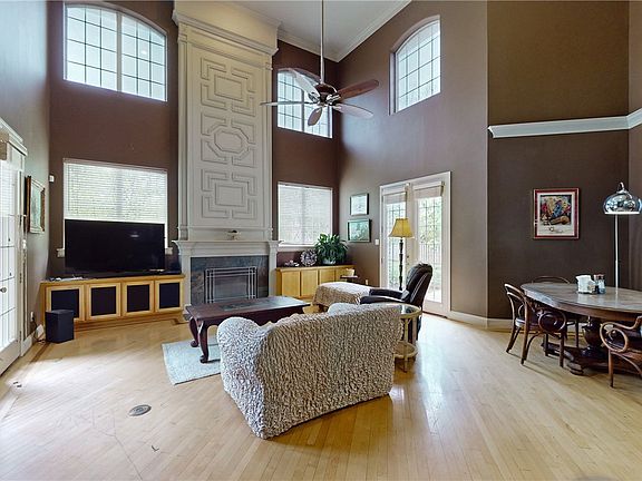 5th image of 6015 Augusta Cir