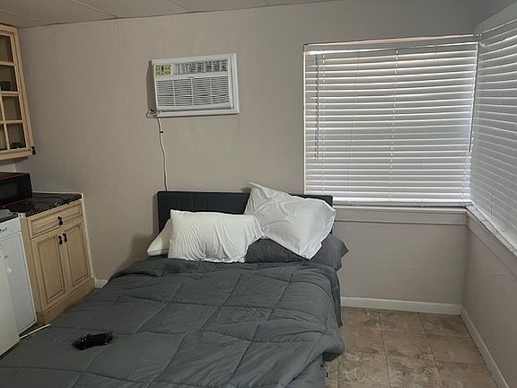 3rd image of 18 S H St #12