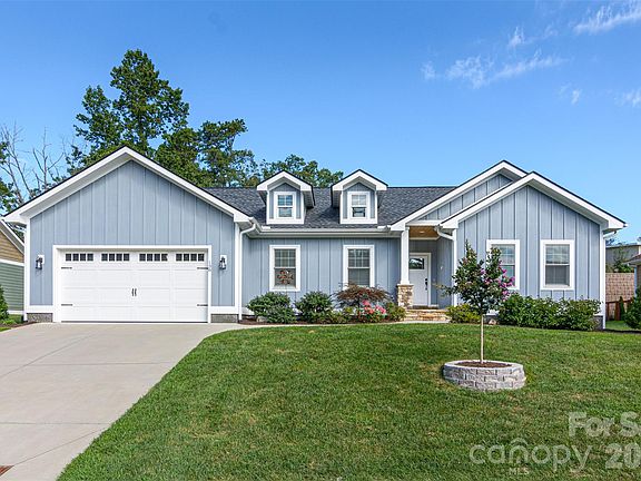 3rd image of 138 Olde Oak Way
