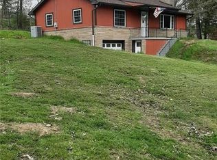 104 Winnett Ln, Charleroi, PA