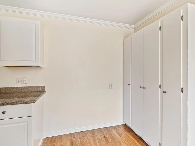16p006 - 1435 3rd Ave — Photo 11