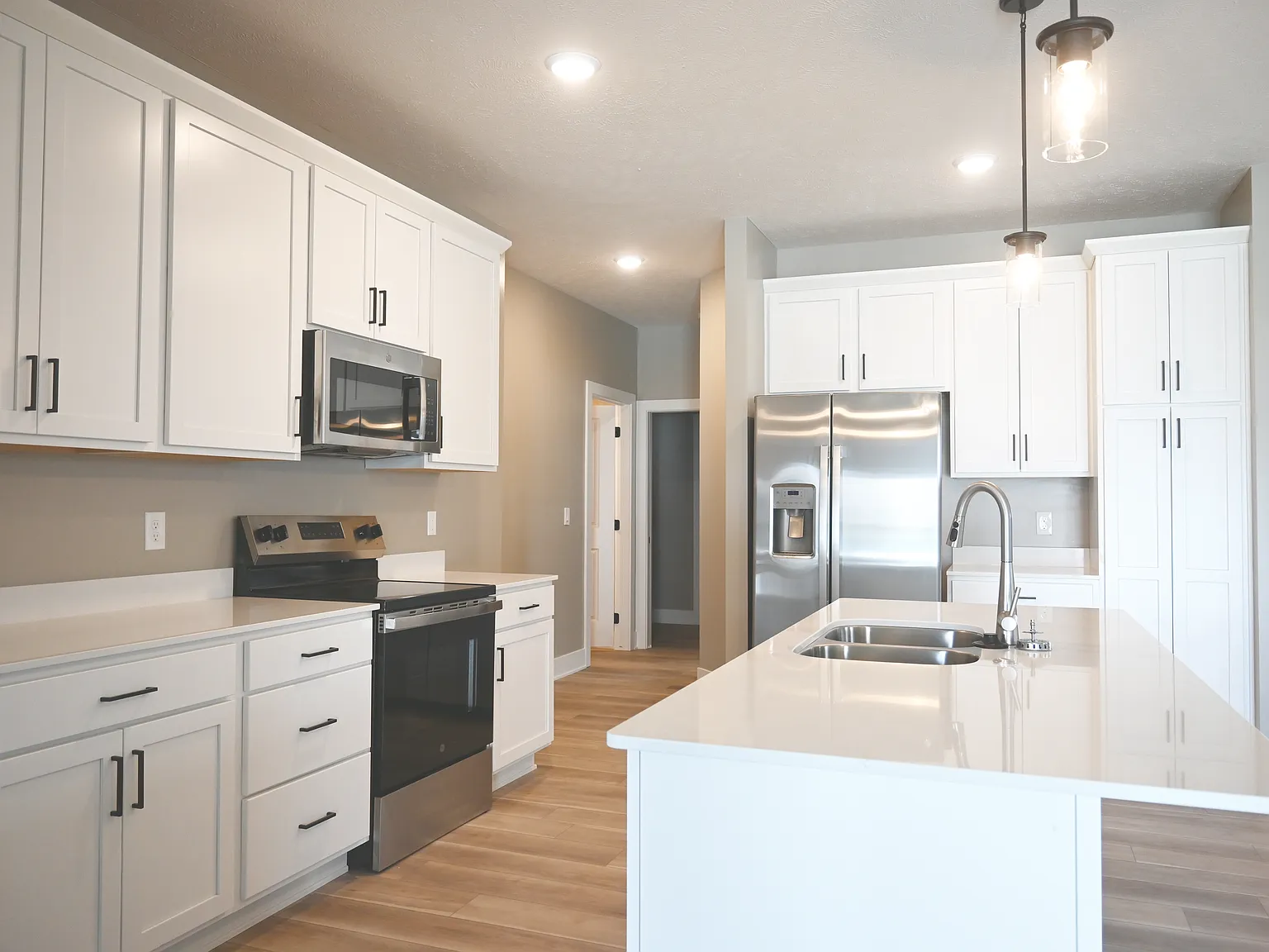 3 bed, 1902 sqft, $2,500 — Photo 4