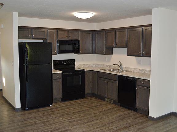 2nd image of 585 Birch Hill Dr #26