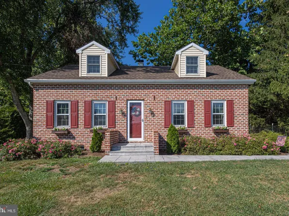 17 Hiltys Dr, Douglassville, PA 19518