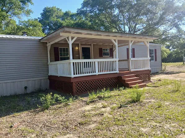 3216 Boone Dr, Vernon, FL 32462