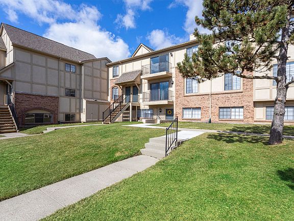 3rd image of 2770 Pine Knoll Dr #863200F2