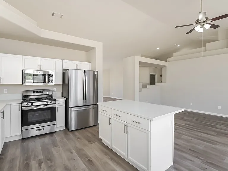 6180 Bruma Ave — Photo 9