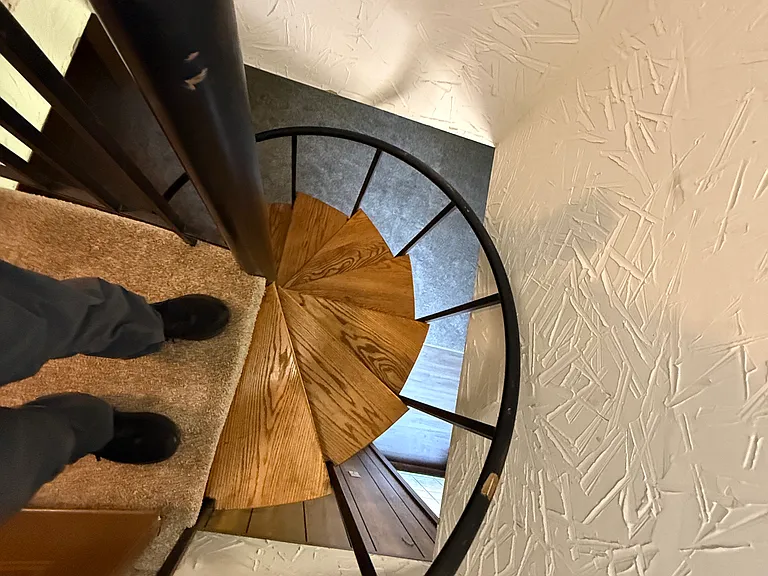 400 Emerald Dr — Photo 2