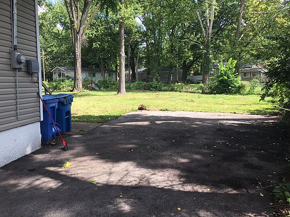 2nd image of 6848 Berkridge Ct