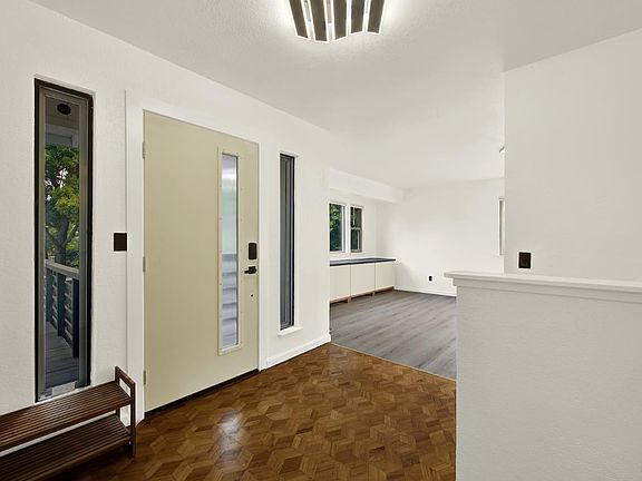 5th image of 143 Creekview Drive