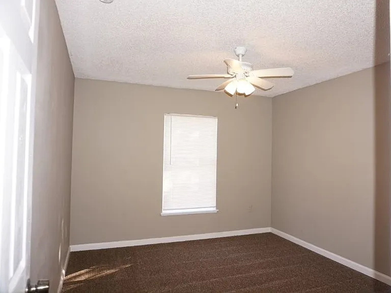 6648 Gentle Oaks Dr E — Photo 16