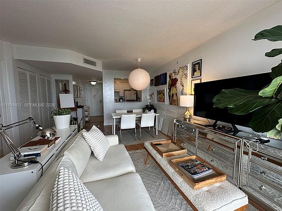 3rd image of 900 SW 8th St APT 1010