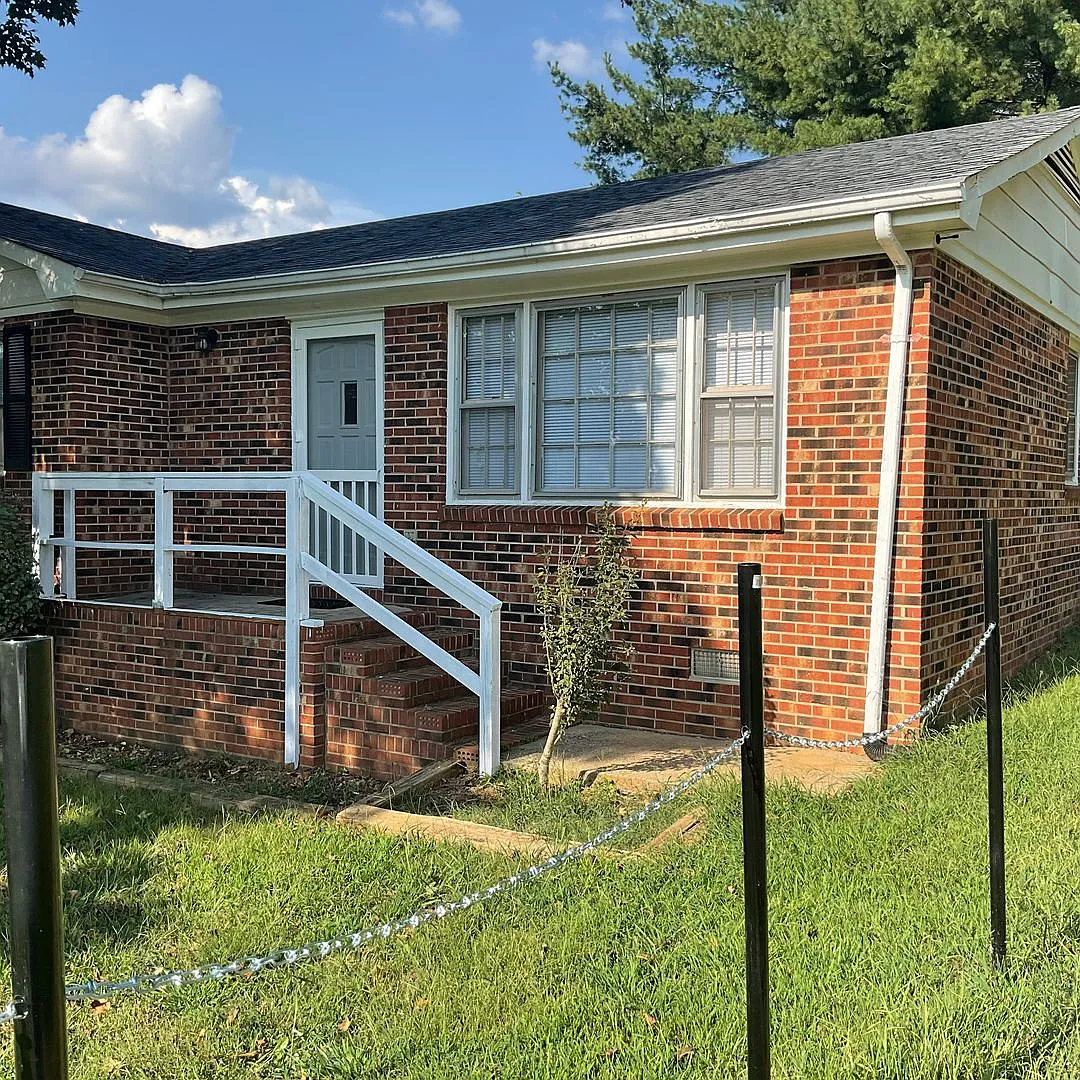 Brick Duplex Apartment For Rent in Lincolnton NC — Photo 2