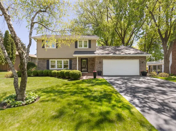 6917 W 82nd St, Minneapolis, MN 55438