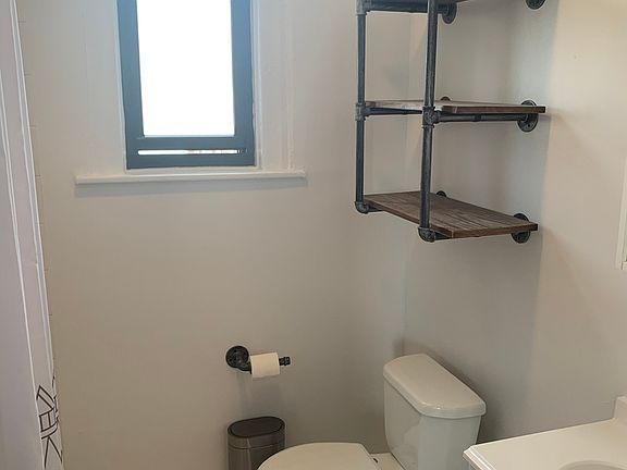 5th image of 3012 Astoria Blvd APT 9