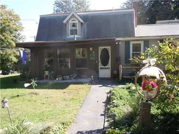 69 N Moodus Rd, Moodus, CT 06469