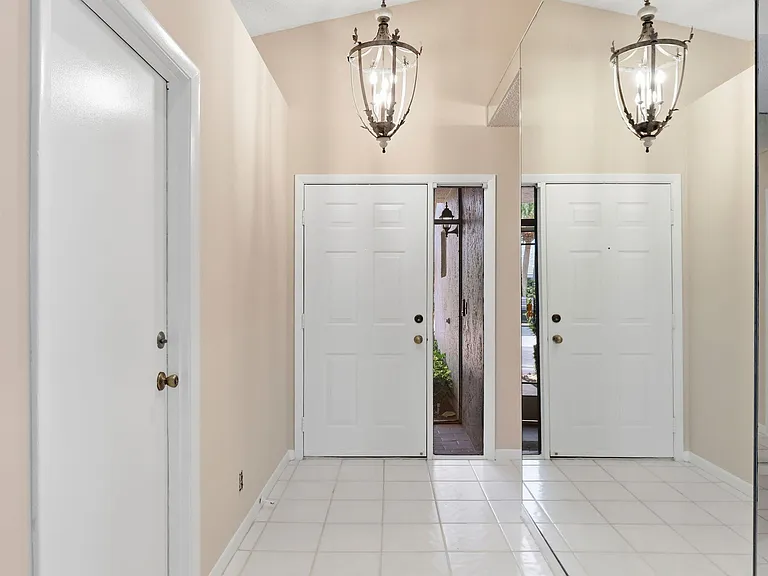 6170 Bay Isles Dr — Photo 3