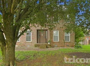 2420 Amber Glen Dr, Murfreesboro, TN 37128