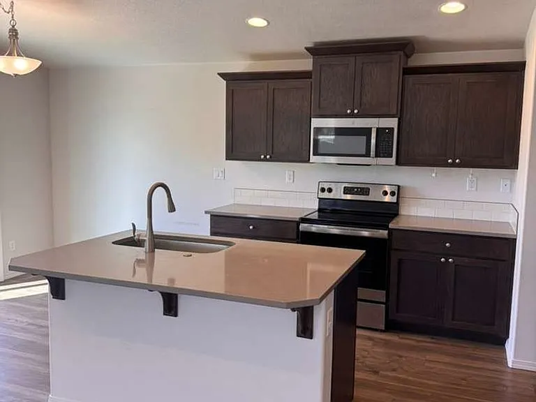 1642 Zoe Ave — Photo 7