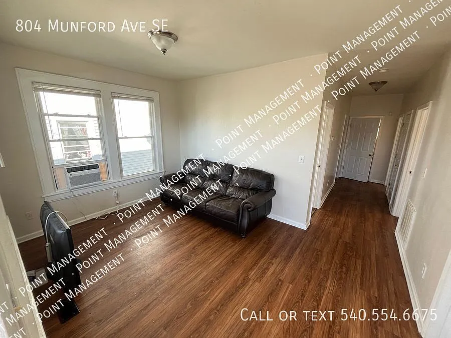 Newly Renovated 3 Bed 1 Bath Close to Greenway! — Photo 2