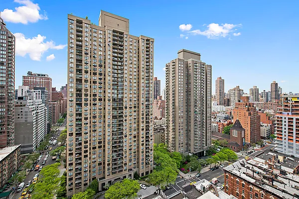 Sold by Corcoran | media 7