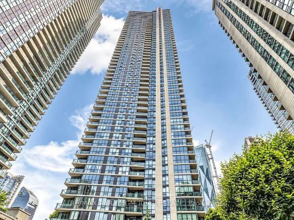 18 Harbour St, Toronto, ON