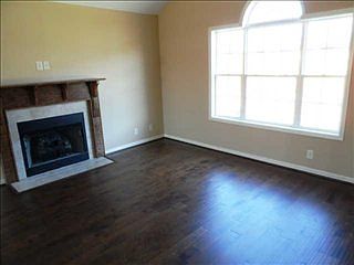 4th image of 271 Peachtree
