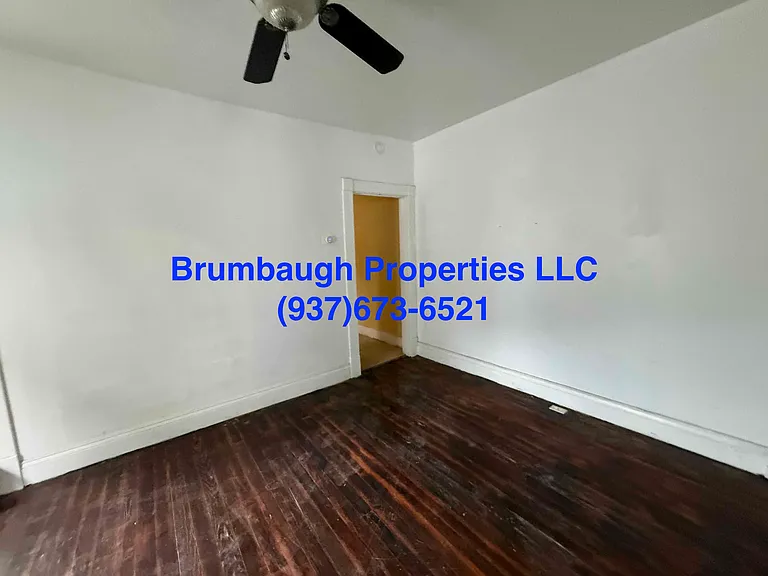 1027 Park Ave — Photo 9