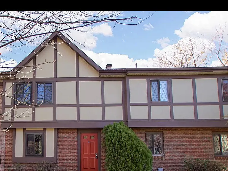 7519 Blackstone Ct — Photo 29