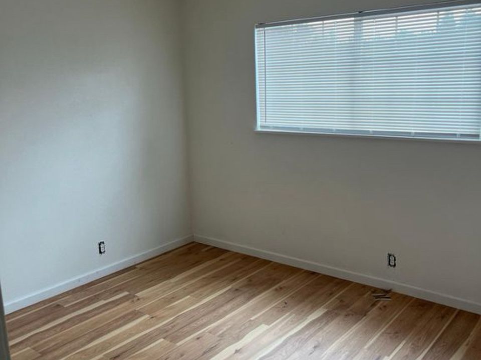 Building Photo 3