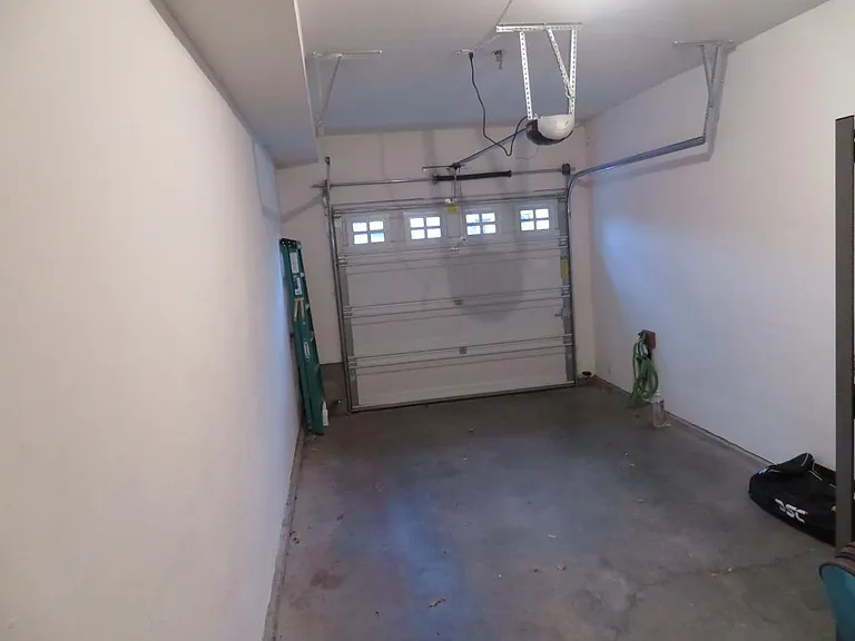 7919 NW Rockne Way — Photo 11