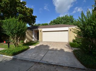 8331 Spring Wind Dr, Houston, TX 77040